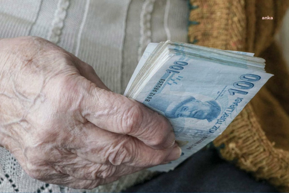 Emekliye Bayram İkramiyesi Hayal Kırıklığı: 4 Bin Lira Yoksulluk Sınırının Neresinde?