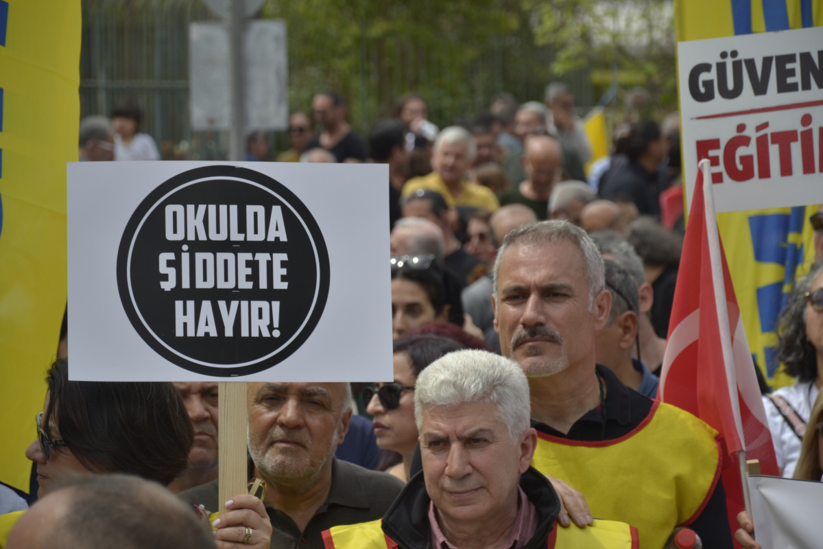 Okullar Güvenli Liman Olmaktan Çıktı: Çocuklarımızın Geleceği Tehlikede mi?