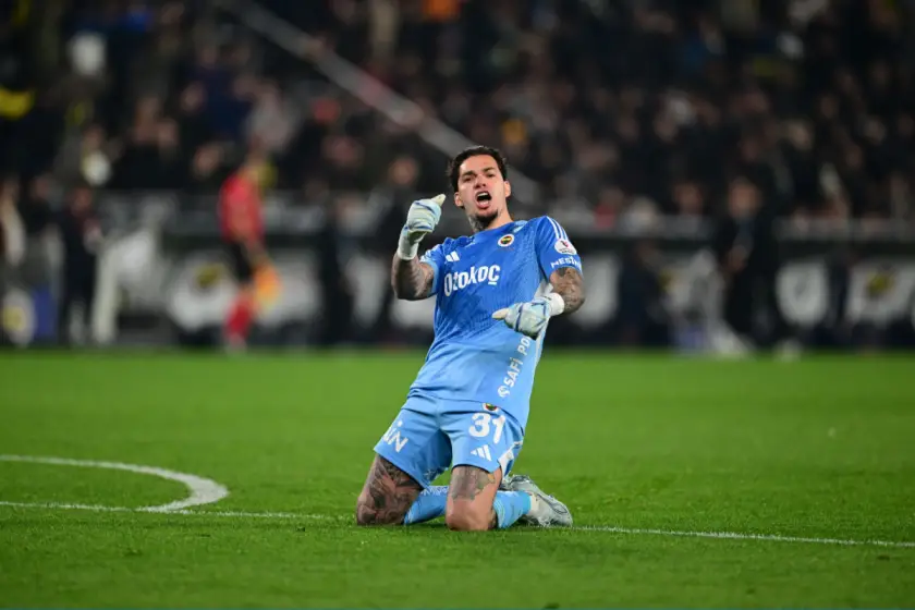 Süper Lig'den Suudi Arabistan'a Bir Transfer Daha mı? Fenerbahçe'nin Kalecisi Ederson İçin Bomba İddia!