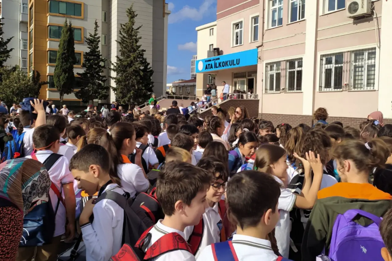 Urfa Siverek'teki Meslek Lisesinde Yaşanan Şiddet Olayı: Eğitimde Derinleşen Krizin Acı Yüzü