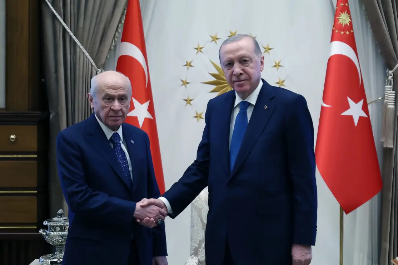Saraydaki Sır Perdesi: Erdoğan-Bahçeli Zirvesinden Halka Ne Çıktı?