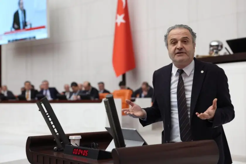 Esenyurt'ta Halkın Alanları Rant ve Güvenlik Kıskacında: Halı Sahalar Neden Yıkılıyor?