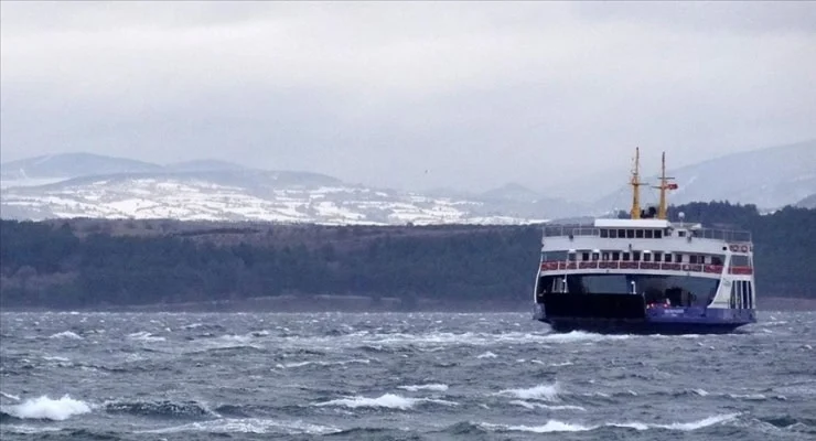 Kuzey Ege'de Fırtına: İptal Edilen Seferler ve Halkın Güvenliği Kimin Sorumluluğunda?