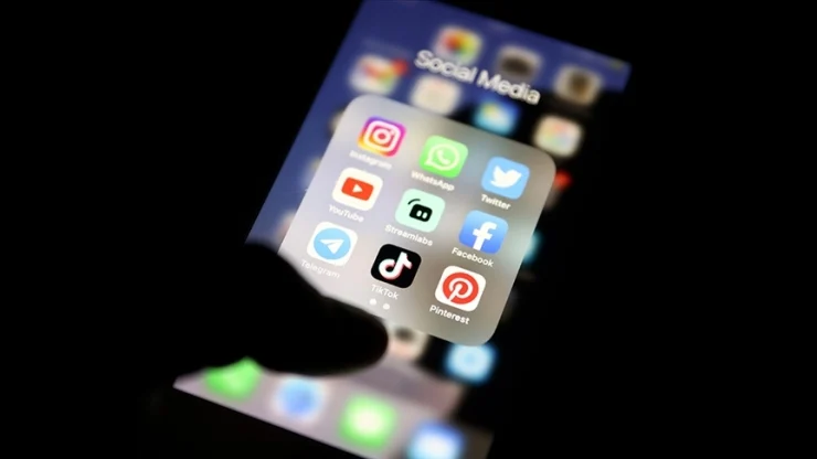 Fransa'da Sosyal Medyaya Yaş Sınırı: Gençlerin Dijital Hakları Tartışmaya Açıldı