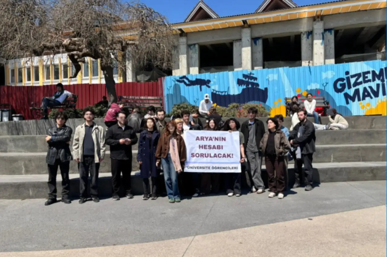 Galatasaray Üniversitesi'nde 'Sistematik Şiddet' İsyana Dönüştü: Arya ve İlayda İçin Adalet Çağrısı