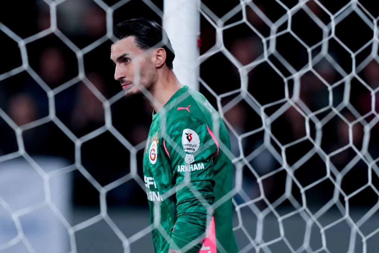 Süper Lig'de Şaibeli Kartlar: Uğurcan Çakır'ın Cezası, Derbi Geriliminin Gölgesinde mi Kaldı?