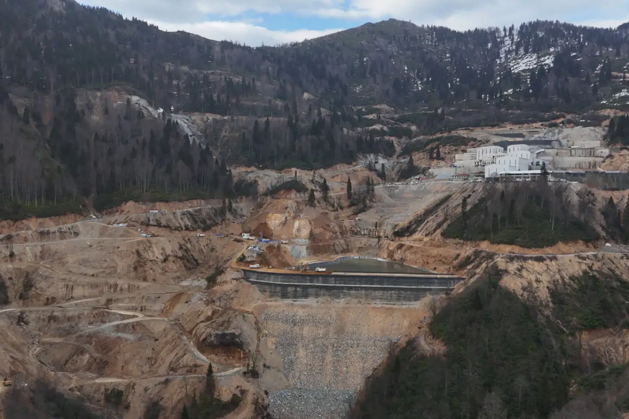 Giresun'da Doğa Katliamı Sürüyor: Maden Atıkları Dere Yatağına Akarken, Hukuk Süreci Tartışmalı
