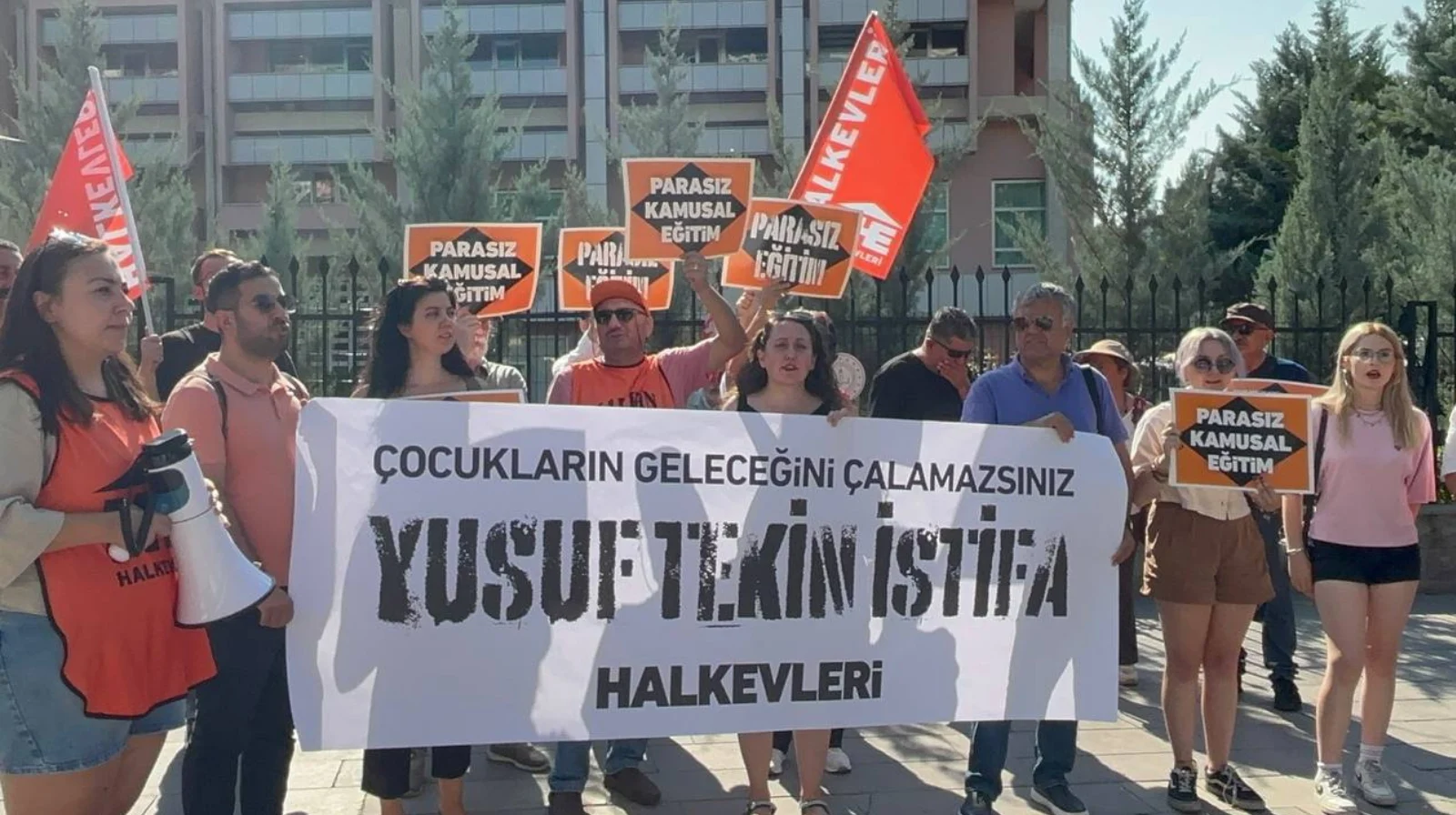 LGS Protestosuna Soruşturma: Halkın Sesini Susturma Girişimi Mi?