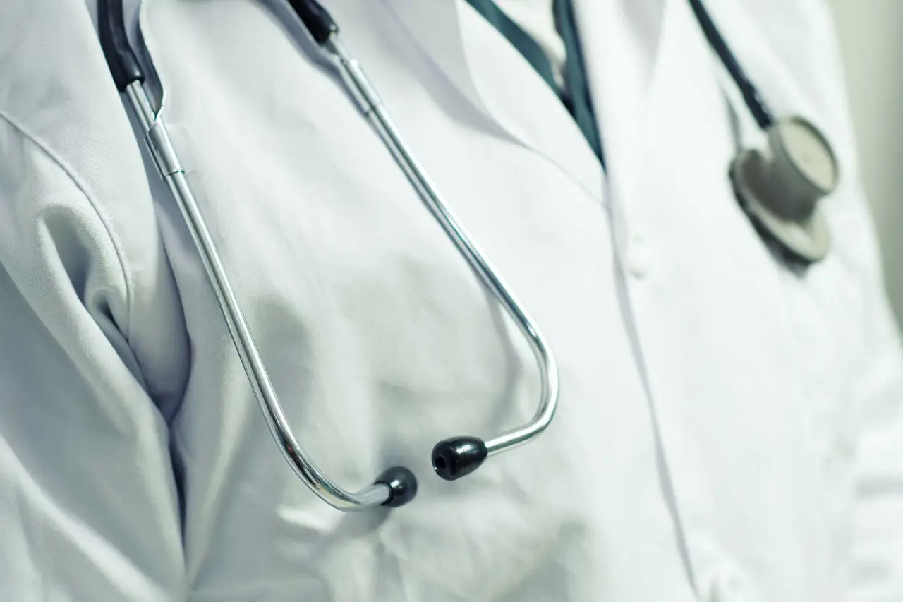 Uzman Hekim Kadroları Boş Kaldı: Sağlık Sistemi Doktorunu Koruyamıyor mu?