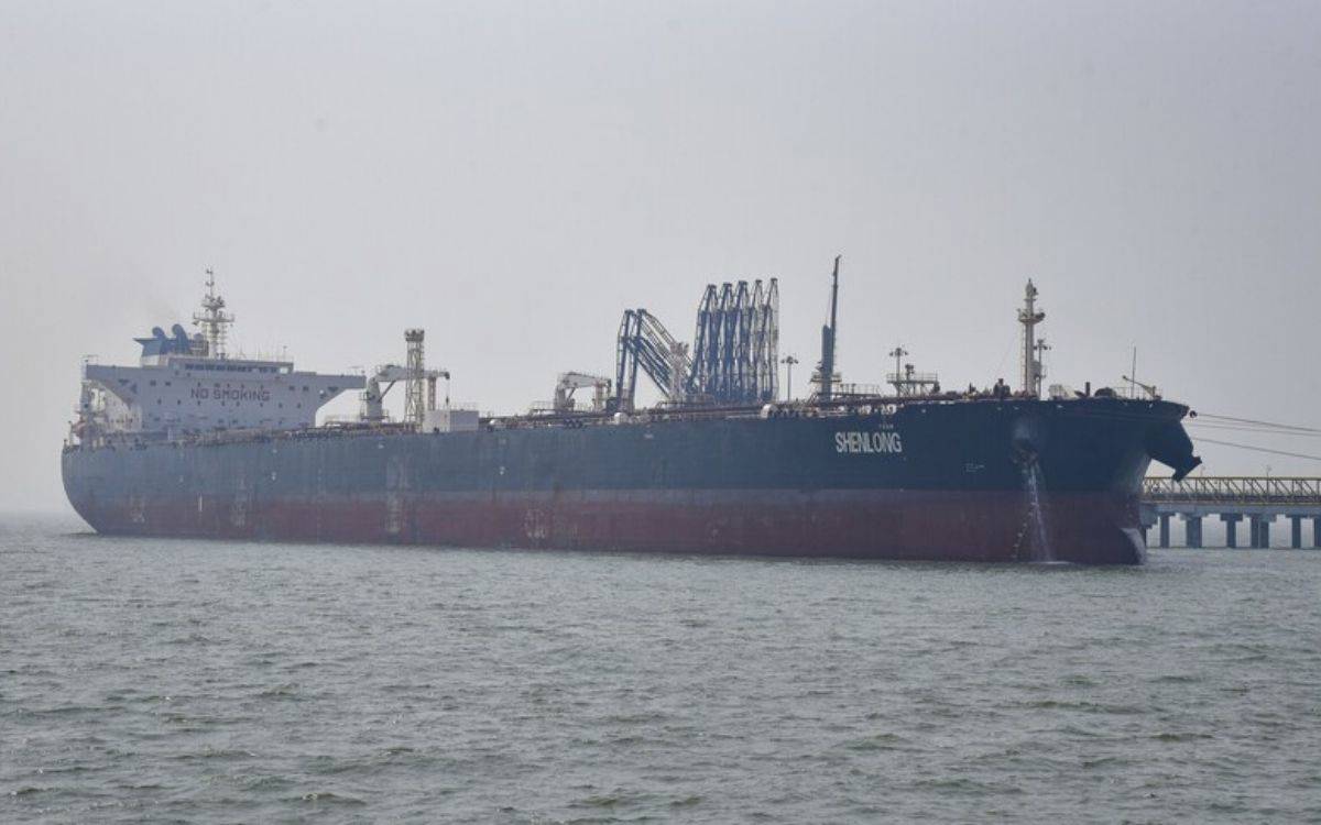 Hürmüz'deki Gerilim, Petrol Akışını Pandemi Seviyesinin Altına Çekti: Küresel Ekonomide Yeni Bir Kriz Kapıda mı?