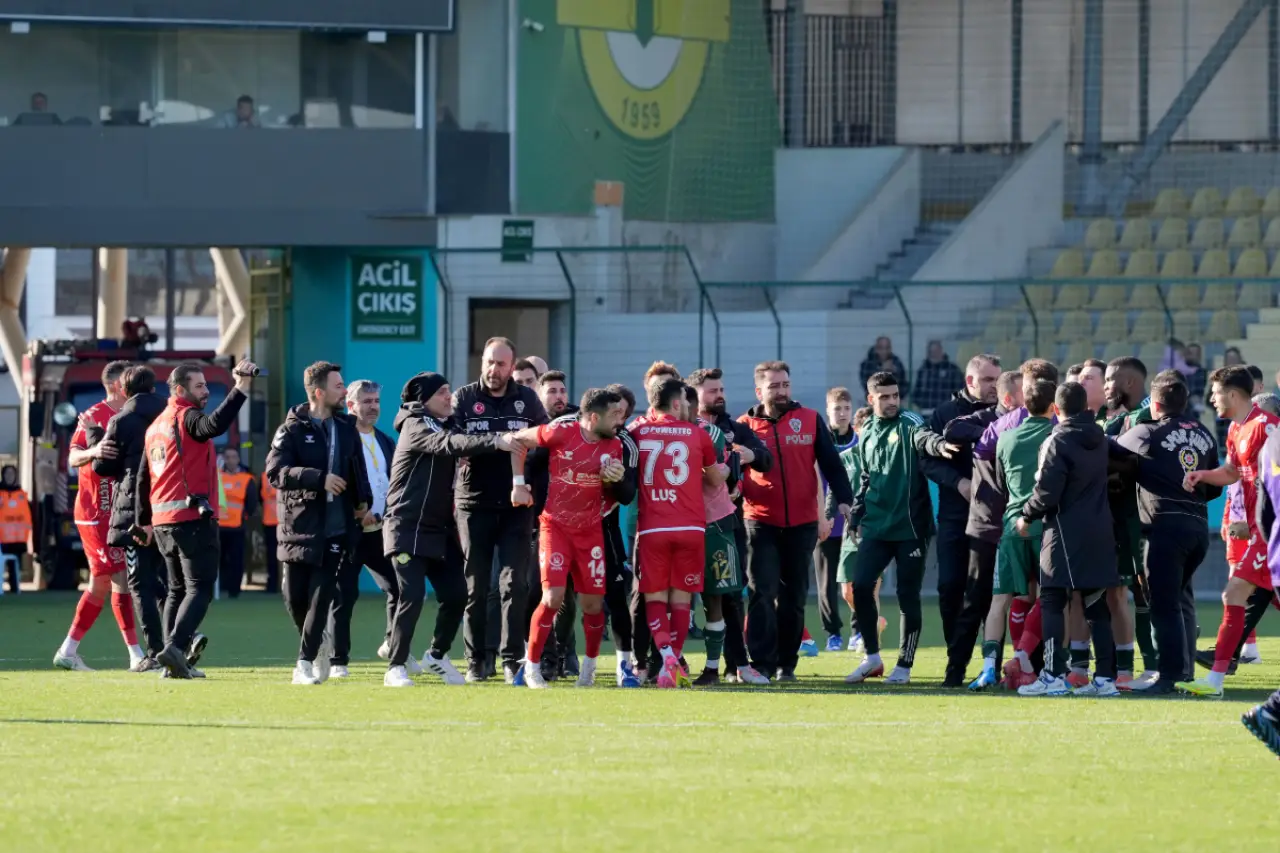 Erokspor Tartışması: Futbolda Siyaset Gölgesi ve Adalet Arayışı