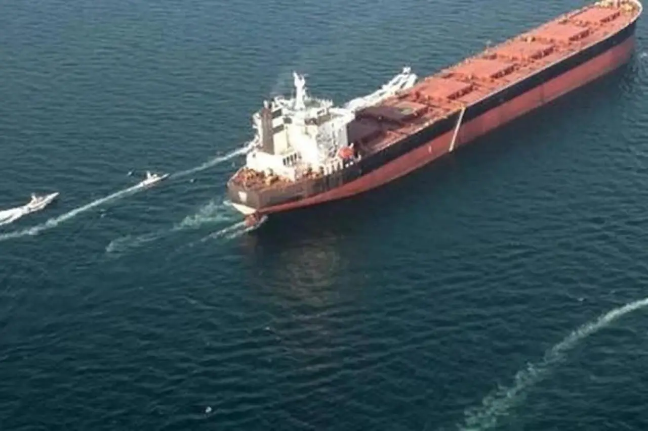 İran'dan Batılı Gemiye 'Geçiş İzni': Bölgedeki Gerilim Hattı Yeniden Şekilleniyor mu?