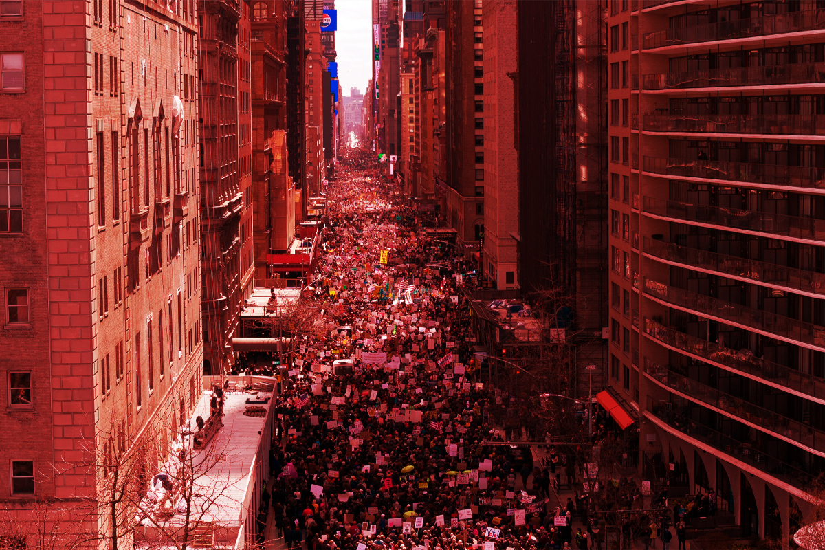 Ortadoğu'da Savaş Çanları, Türkiye'de Siyasi Deprem: Halkın Geleceği Nereye Sürükleniyor?