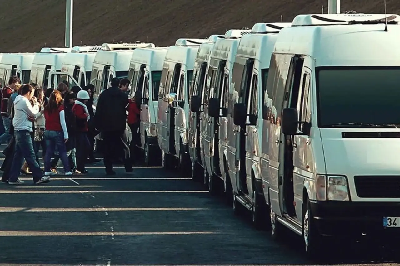 Kamu Servisleri Ayrıcalığı: Çocuklar Taşınıyor, Peki Ya Halkın Çocukları?