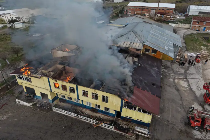 Kastamonu'da Tekstil Fabrikası Yangını: İşçi Güvenliği ve Denetimler Nerede?