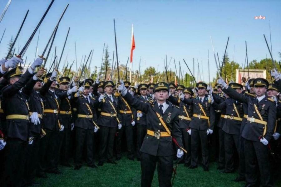 Kılıçlı Yemin Nedeniyle İhraç Edilen Teğmenin Göreve İade Kararı Durduruldu