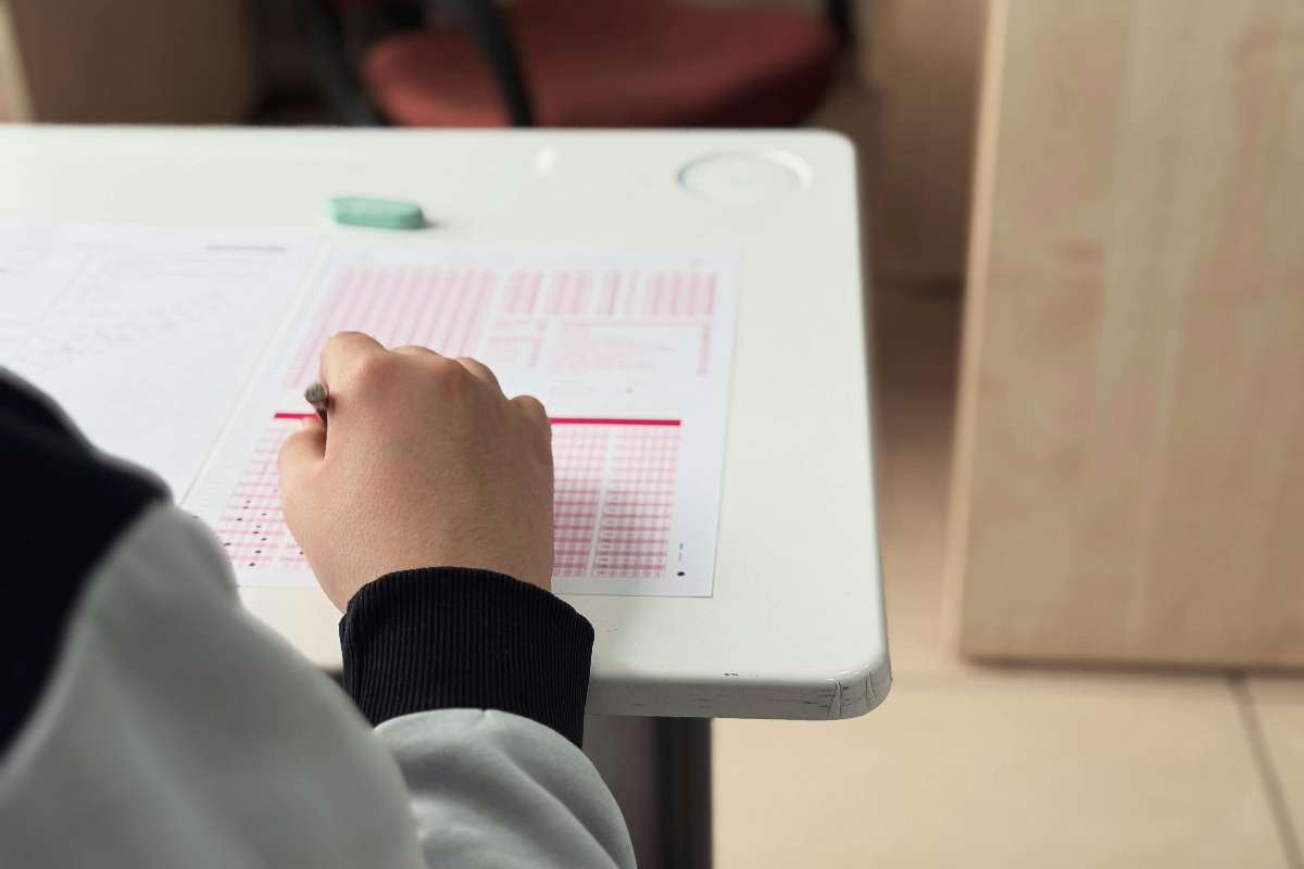 LGS Başvuru Süresi Uzatıldı: Eğitimdeki Belirsizlikler Öğrencileri Mağdur Ediyor!