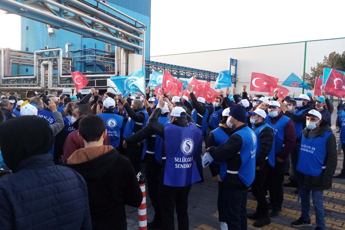 Lila Kağıt İşçileri TÜİK Enflasyonunun Bile Altında Zamma Mahkum Ediliyor: 'Üretimden Gelen Gücümüzü Göstermeliyiz' Sesleri Yükseliyor