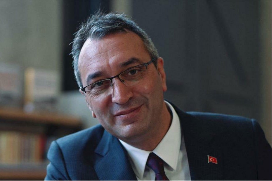 İBB'de 'Kent Uzlaşısı' Gölgesinde Görevine Dönüş: Hukuk Devleti mi, Siyasi Hesaplaşma mı?