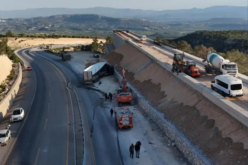 Mersin'de İş Cinayeti: İnşaat Halindeki Kaçış Rampası Ölüm Tuzağı Oldu, Bir İşçi Hayatını Kaybetti