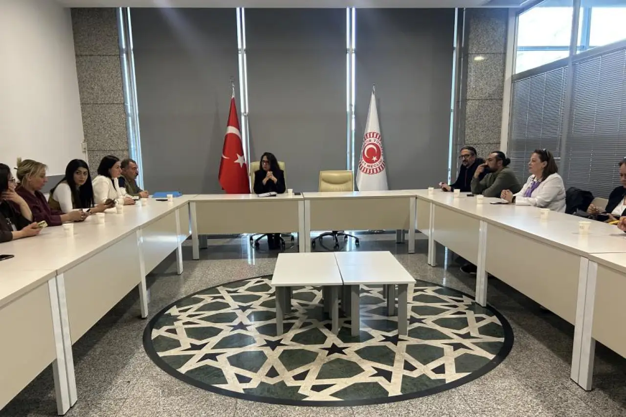 Mimar Kemal Ortaokulu Velilerinden 'Eğitime El Konulmasına' Karşı Meclis Çıkarması: Çocukların Geleceği Kimin Umurunda?