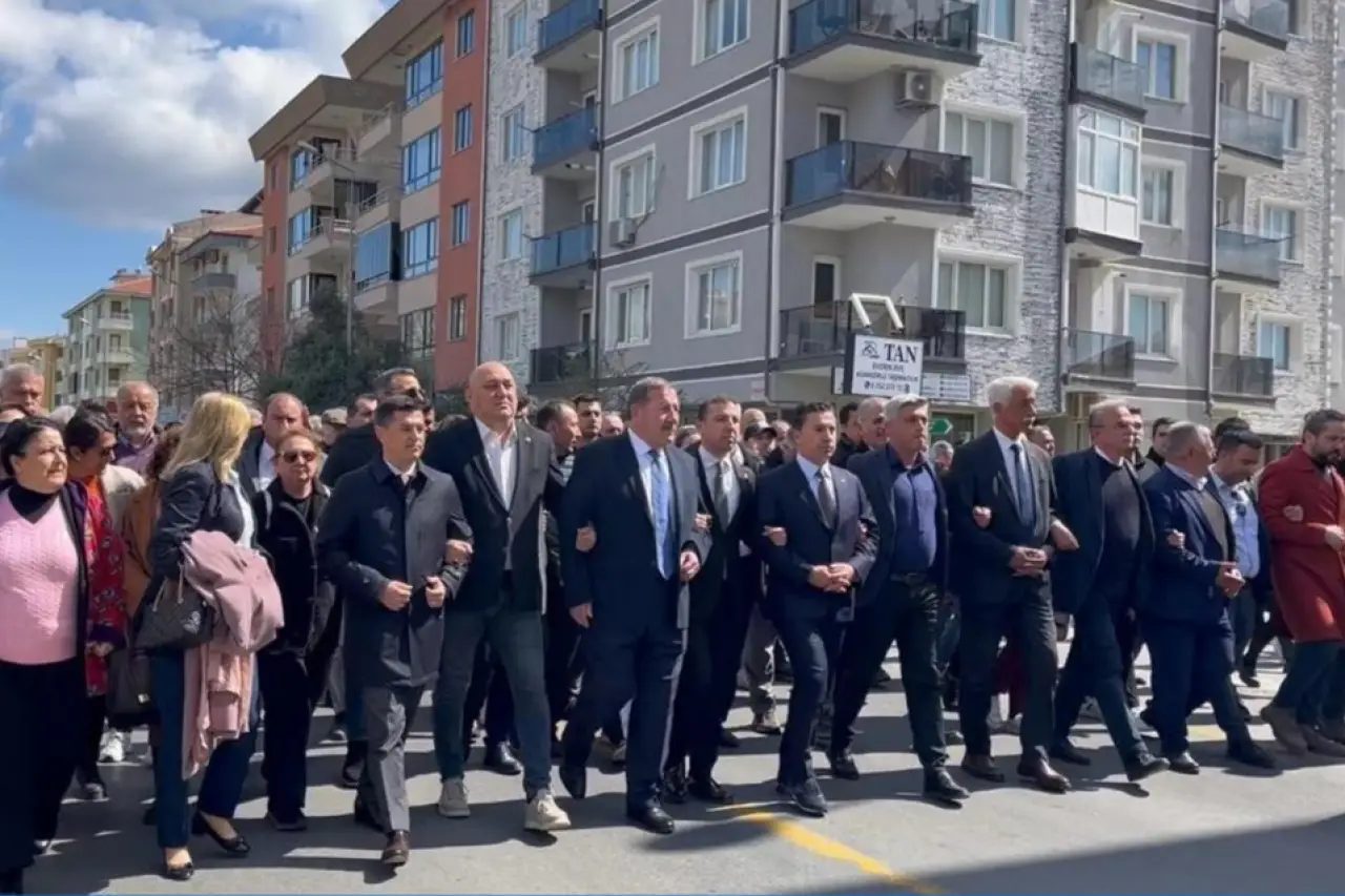 Muğla'da İmamoğlu Protestosuna Katılanlara Hapis Cezası: Muhalefete Gözdağı mı?