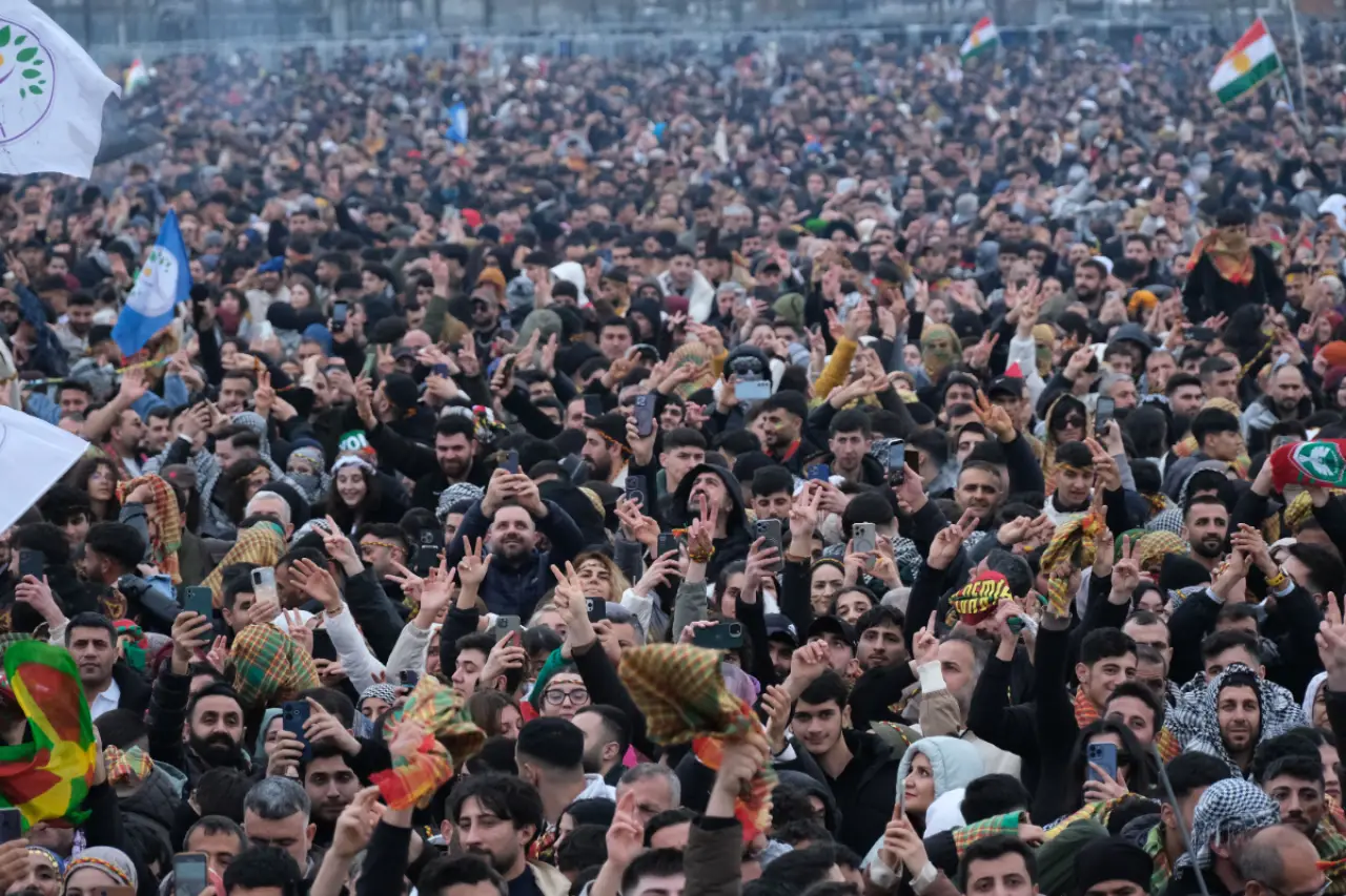 Newroz Tatili Tartışması: İktidarın Gecikmiş Adımı mı, Seçim Yatırımı mı?
