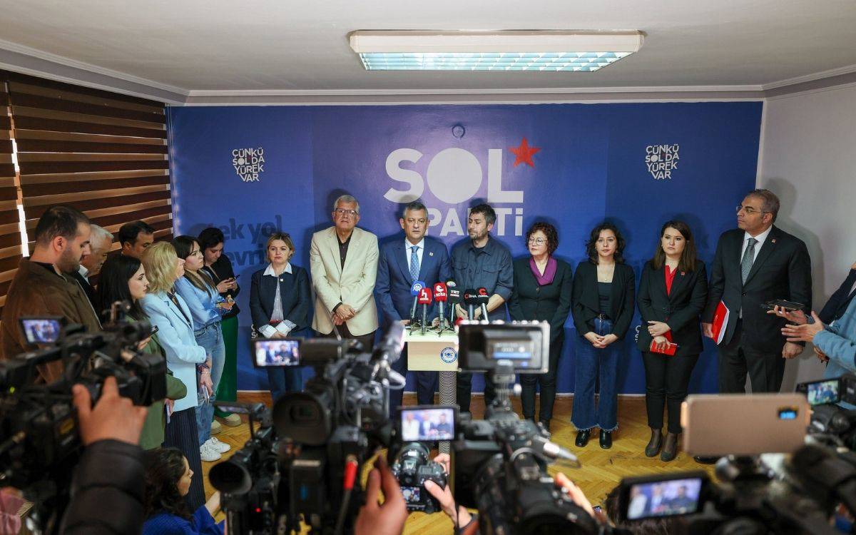 Muhalefetten Anayasa Vurgusu: 'Bazı Maddeler Uygulanıp Bazıları Yok Sayılıyor'