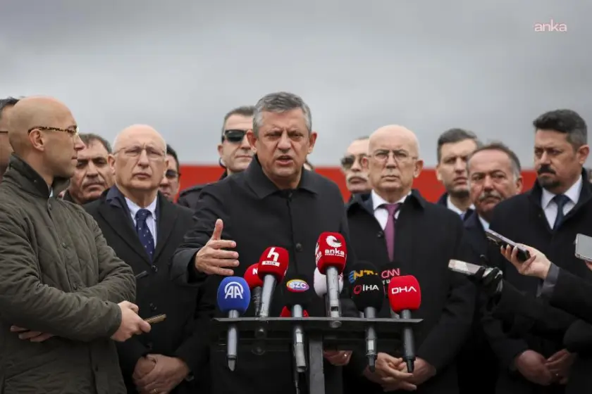 Özgür Özel'den 'Yüzde 60' Çıtası: Muhalefetin Başarı Tanımı Nereye Evriliyor?