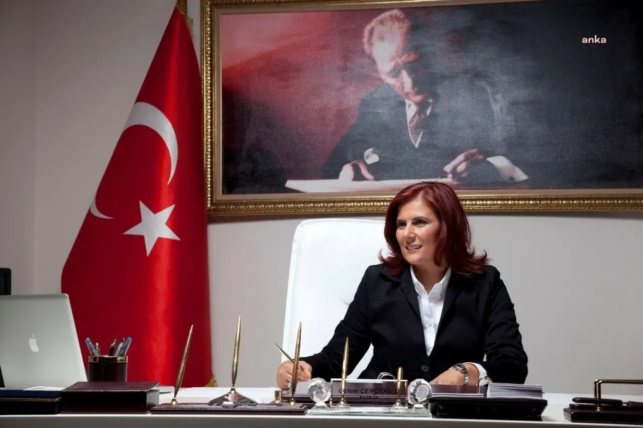 Aydın'da Siyasi Gerilim Tırmanıyor: Çerçioğlu'ndan Özel'e Suç Duyurusu Kararı
