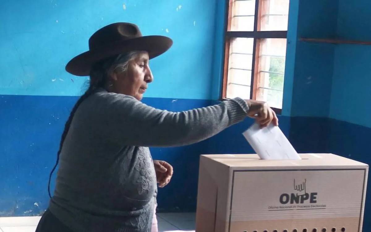 Peru'da Sandık Gölgesinde Sağ Yükseliş: Halkın İradesi Nereye Evriliyor?