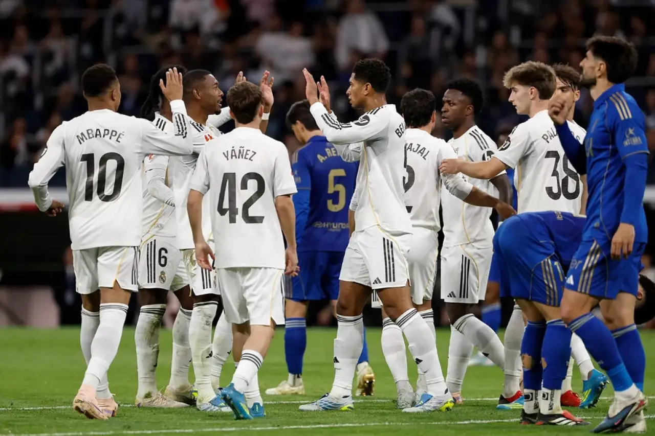 Bernabéu'da Tansiyon Yükseldi: Real Madrid Sahada Kazandı, Tribünlerde Hedef Oldu