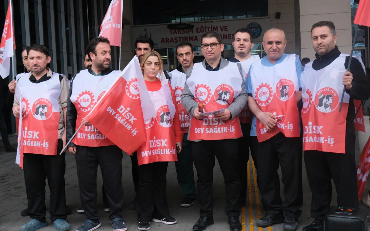 Sağlık İşçileri Göz Ardı Edilen Hakları İçin Ses Yükseltti: 'Sözleşmeler Derdimizi Çözmedi!'