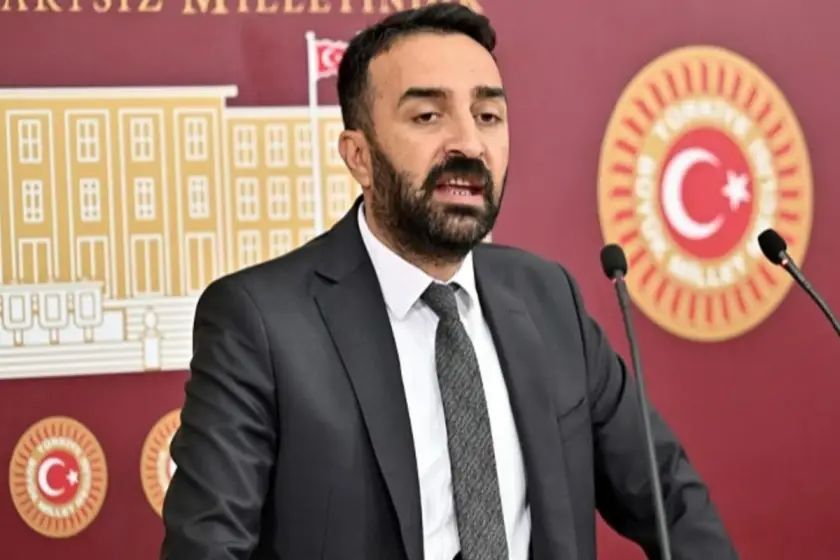 DEM Parti'de Görev Değişimi: Aydeniz'in İstifası Sonrası Yeni İdare Amiri Hülakü Oldu