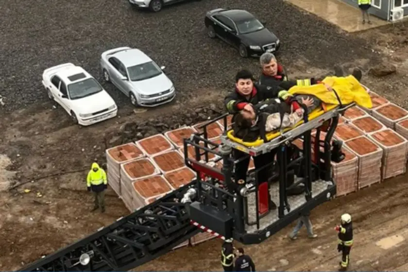 Samsun'da İş Cinayeti Alarmı: 8. Kattan Düşen İşçi, Güvencesiz Çalışma Koşullarını Bir Kez Daha Gündeme Getirdi