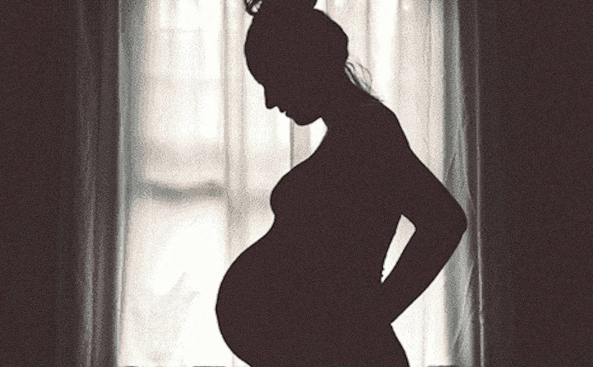 Doğum İzni 24 Haftaya Çıktı: Kadın Emeği Sömürüsüne Karşı Yetersiz Bir Adım mı?