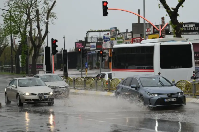 Trakya'da Yağmur Değil, Yönetim Beceriksizliği Yağdı: Şehirler Sular Altında!