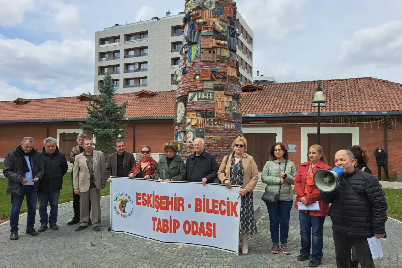 Pandemi Kahramanları Unutulmadı: Sağlık Emekçileri, Kayıplarının Hesabını Soruyor