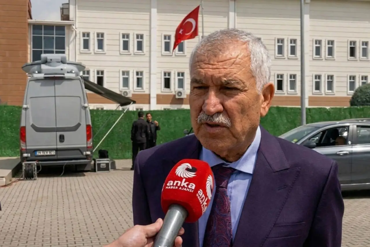 Adana'da Halkın İradesi Askıda: Zeydan Karalar Göreve İadesini Talep Ediyor