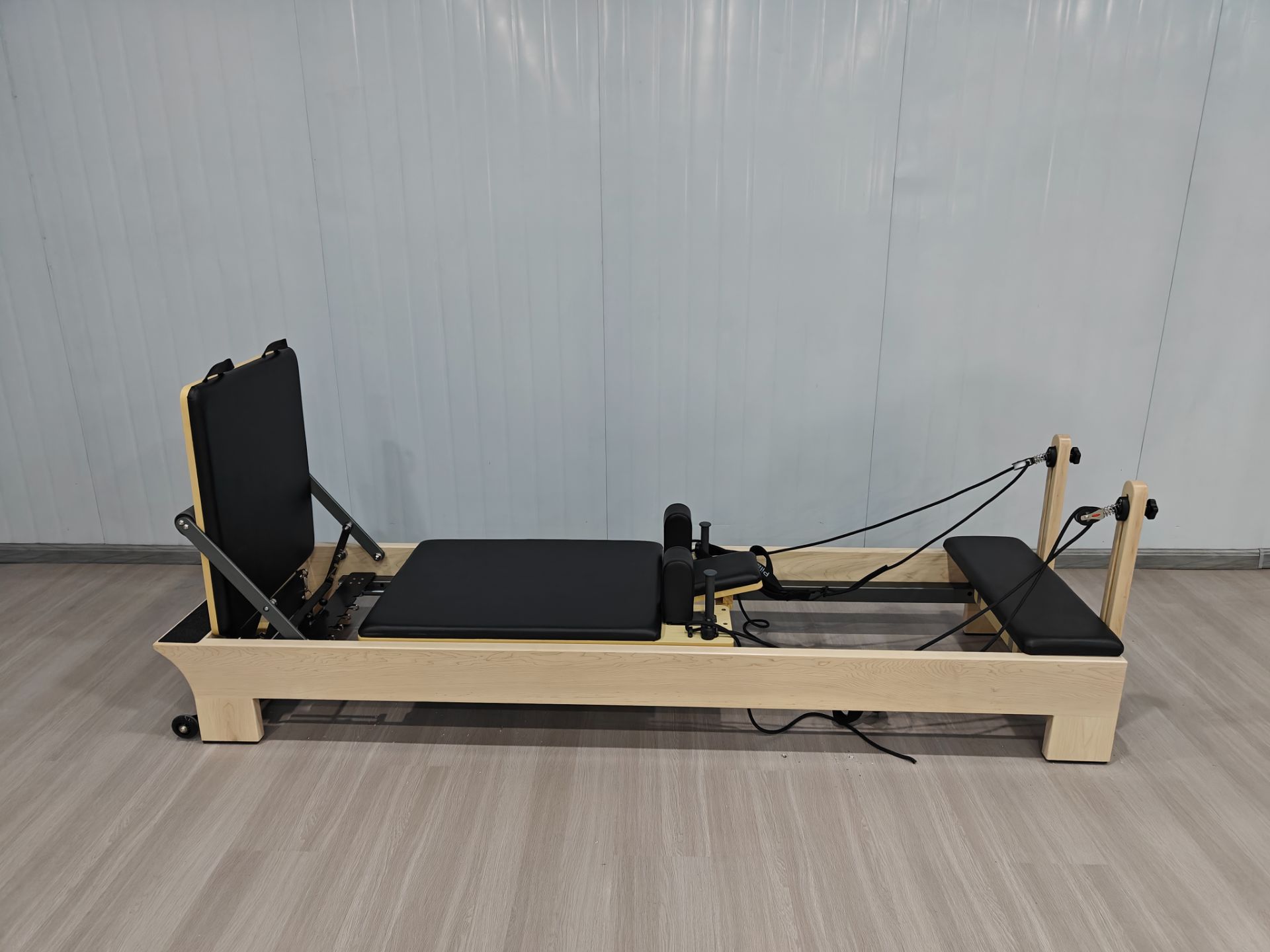 Luxury Inside Handle Maple Reformer - Image 1