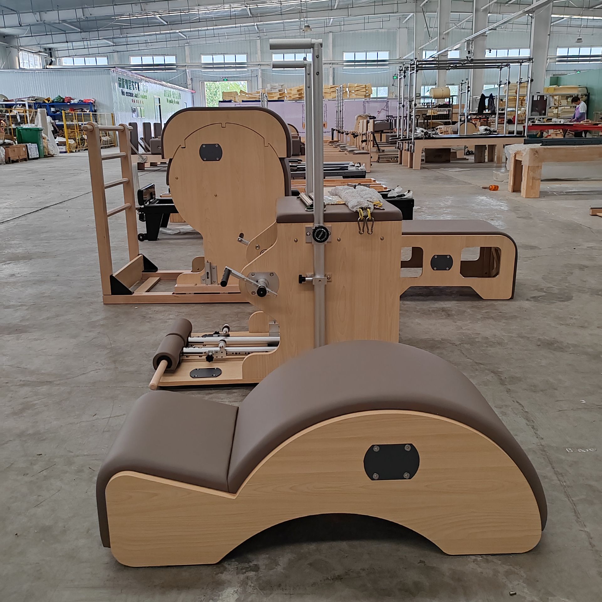 Luxury Maple Spine Corrector - Image 1