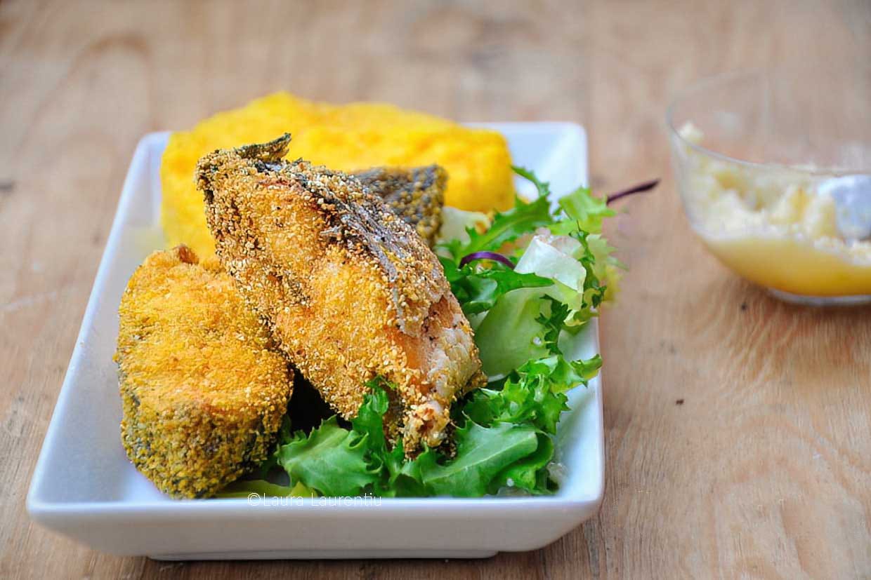 Pescado Frito Rebozado en Harina de Maíz con Salsa de Ajo y Tomates Asados - Meniu zilei - Preparat românesc în Tenerife
