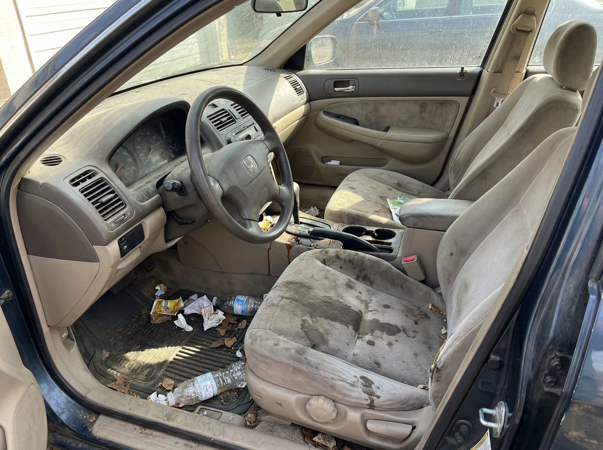 ซักเบาะ & ทำความสะอาดภายใน - ก่อน