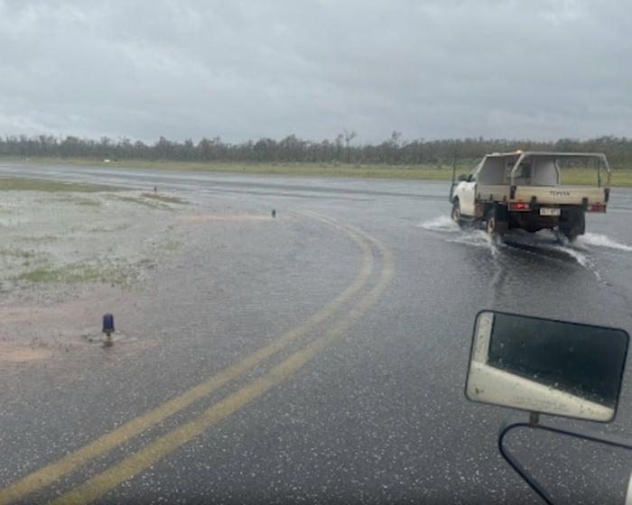 Territorians in path of Tropical Cyclone Narelle told to take cover in bathrooms as storm intensifies