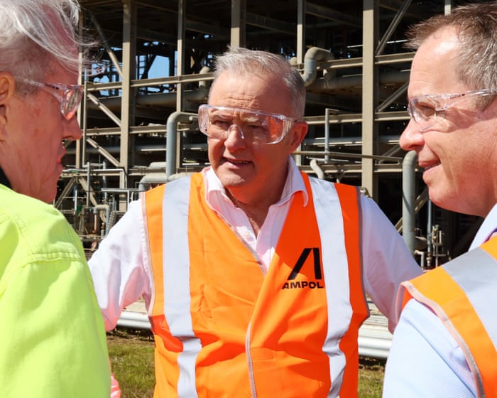 News live: Tony Abbott calls for Australia to join war in Middle East; Queensland MP Jimmy Sullivan found dead