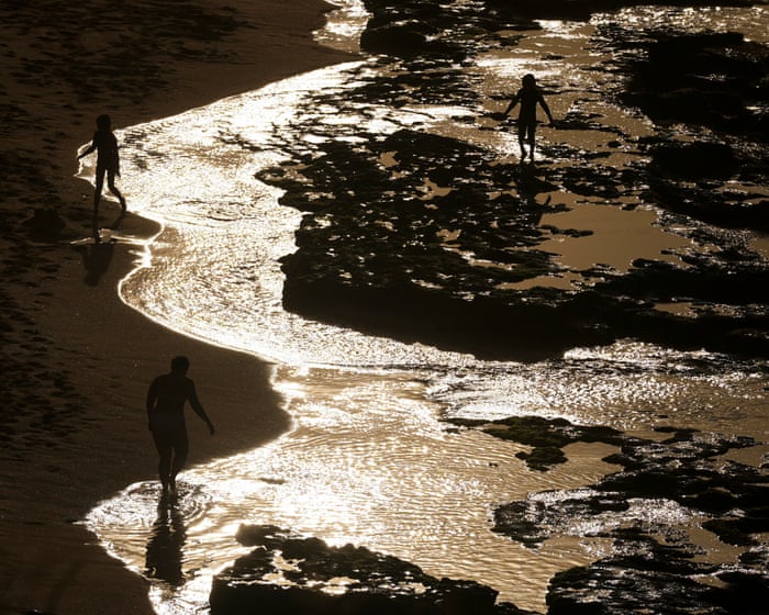 Hawaii braces for powerful kona storm bringing heavy rain and strong winds