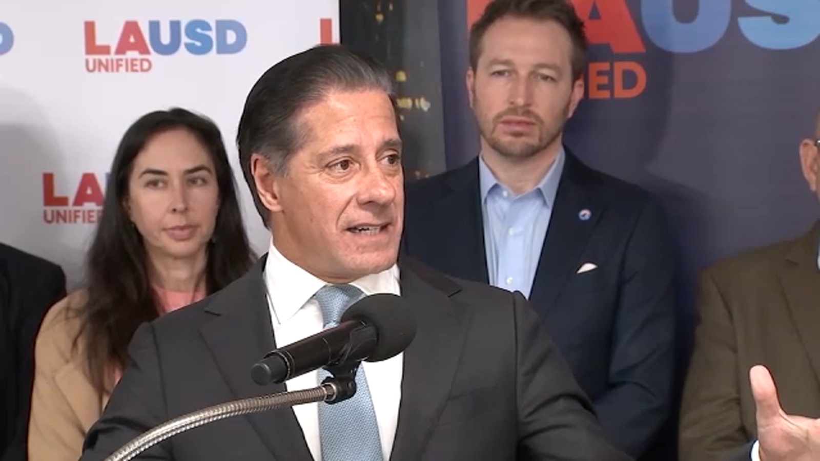 LAUSD Superintendent Alberto Carvalho breaks his silence after FBI raid - ABC7 Los Angeles