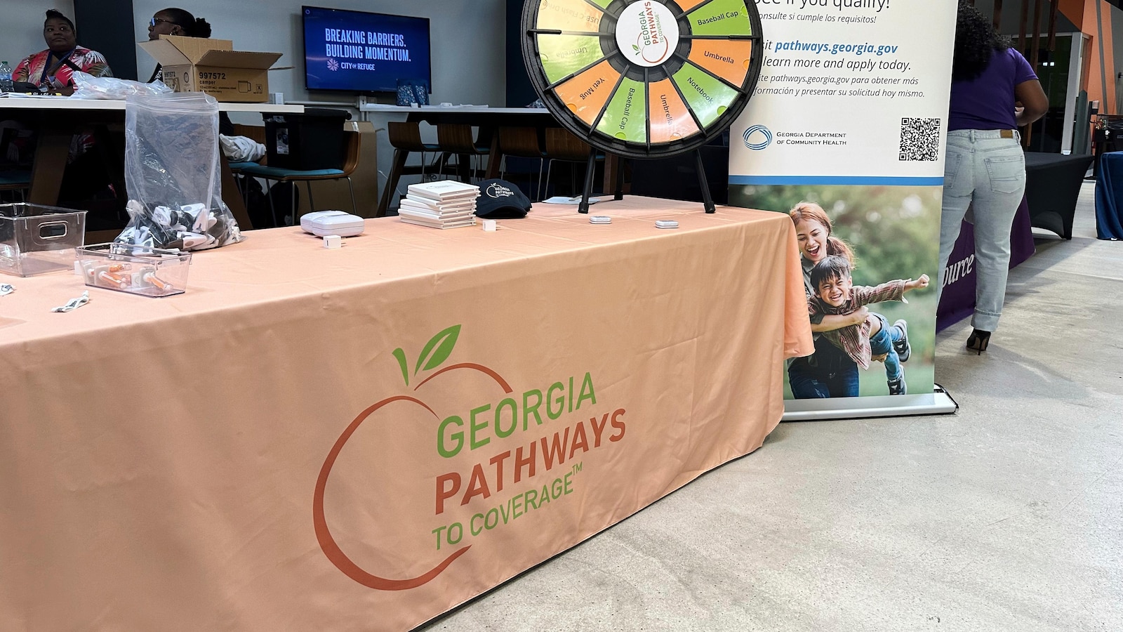 Applications for jobless benefits fall to 205,000 as layoffs remain historically low