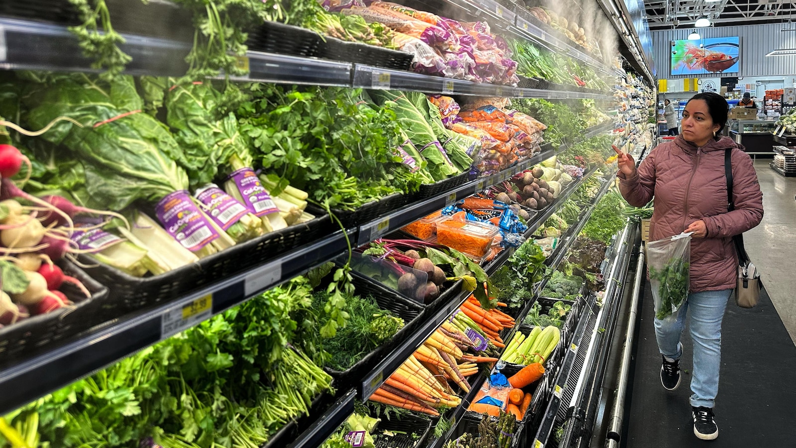 US economy expanded at sluggish 0.7% in fourth quarter