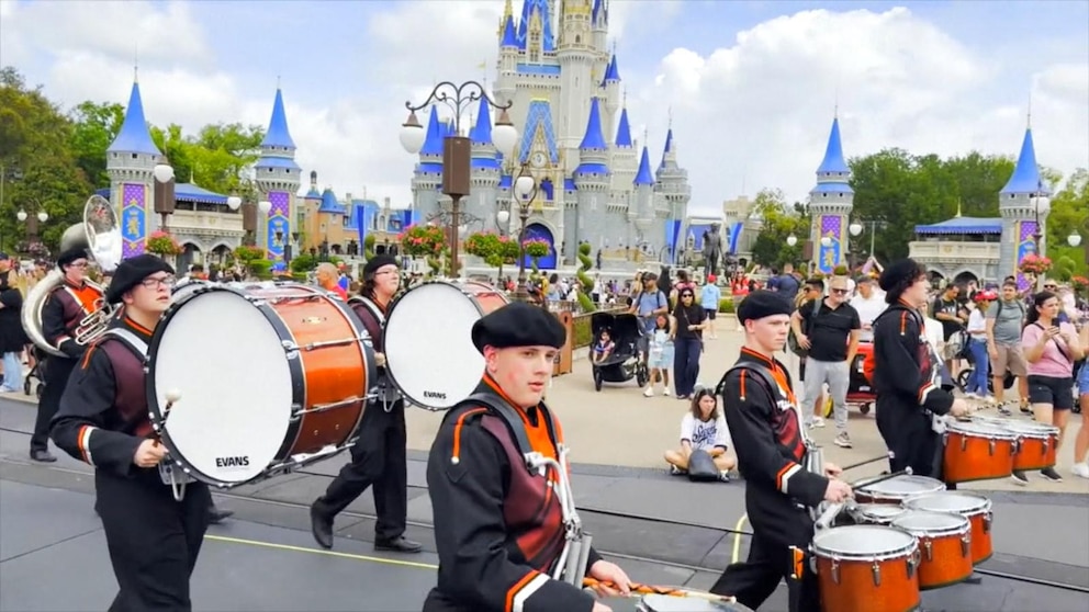 WATCH: Show goes on for marching band whose instruments were stolen